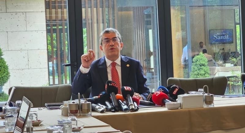 Yeni Parti: 200'ün üzerinde belediye başkanı katılım için istifa etti