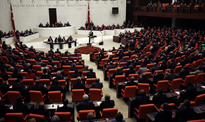 Yeni Parti'den Orta Vadeli Program'a ilk tepki