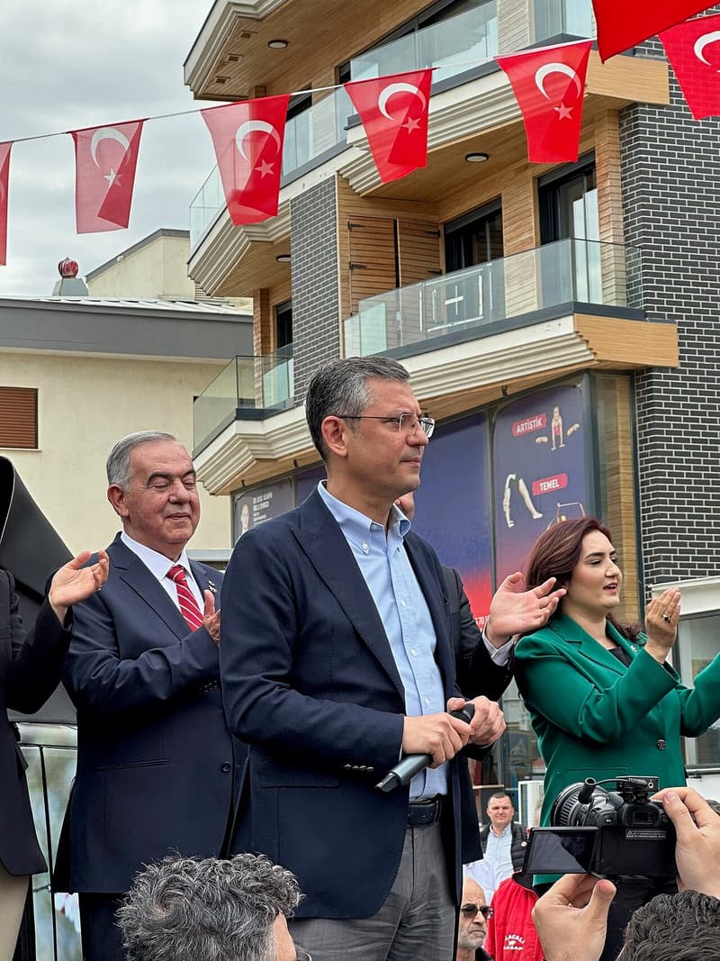 Yeni Parti Genel Başkanı Özgür Özel