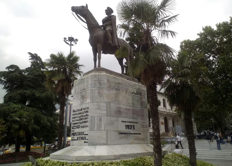 Atatürk Anıtı, Bursa