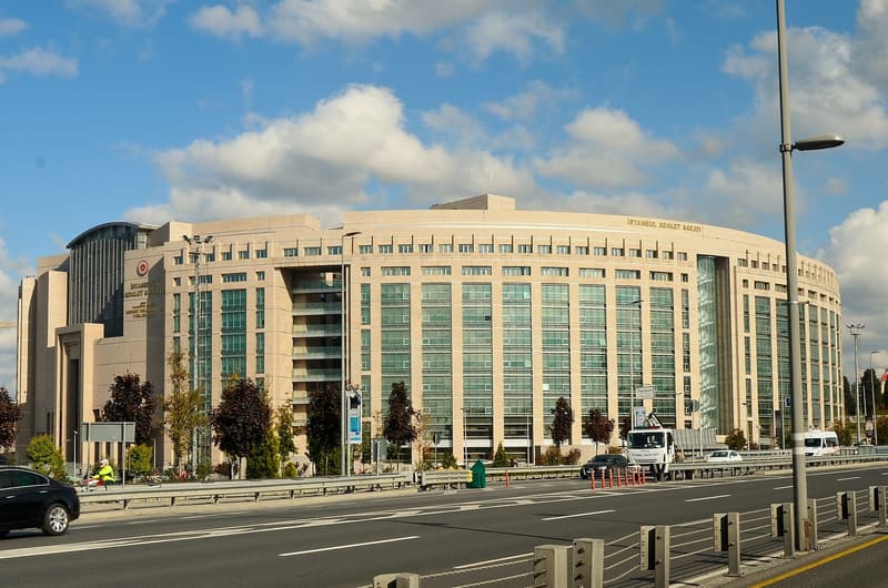 Yeni Parti'den Üsküdar Belediyesi soruşturmasına tepki